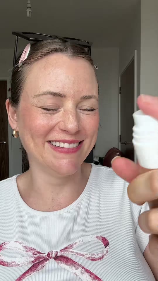 Peptide sunscreen sprays over makeup: what the science actually says