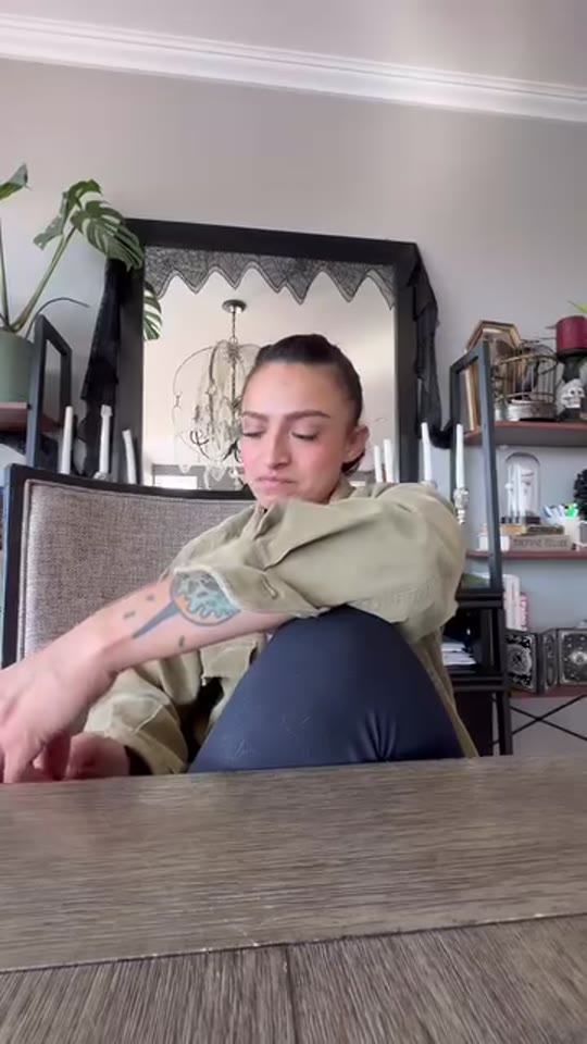 @riki.tyminski's ovarian cyst story needs medical context
